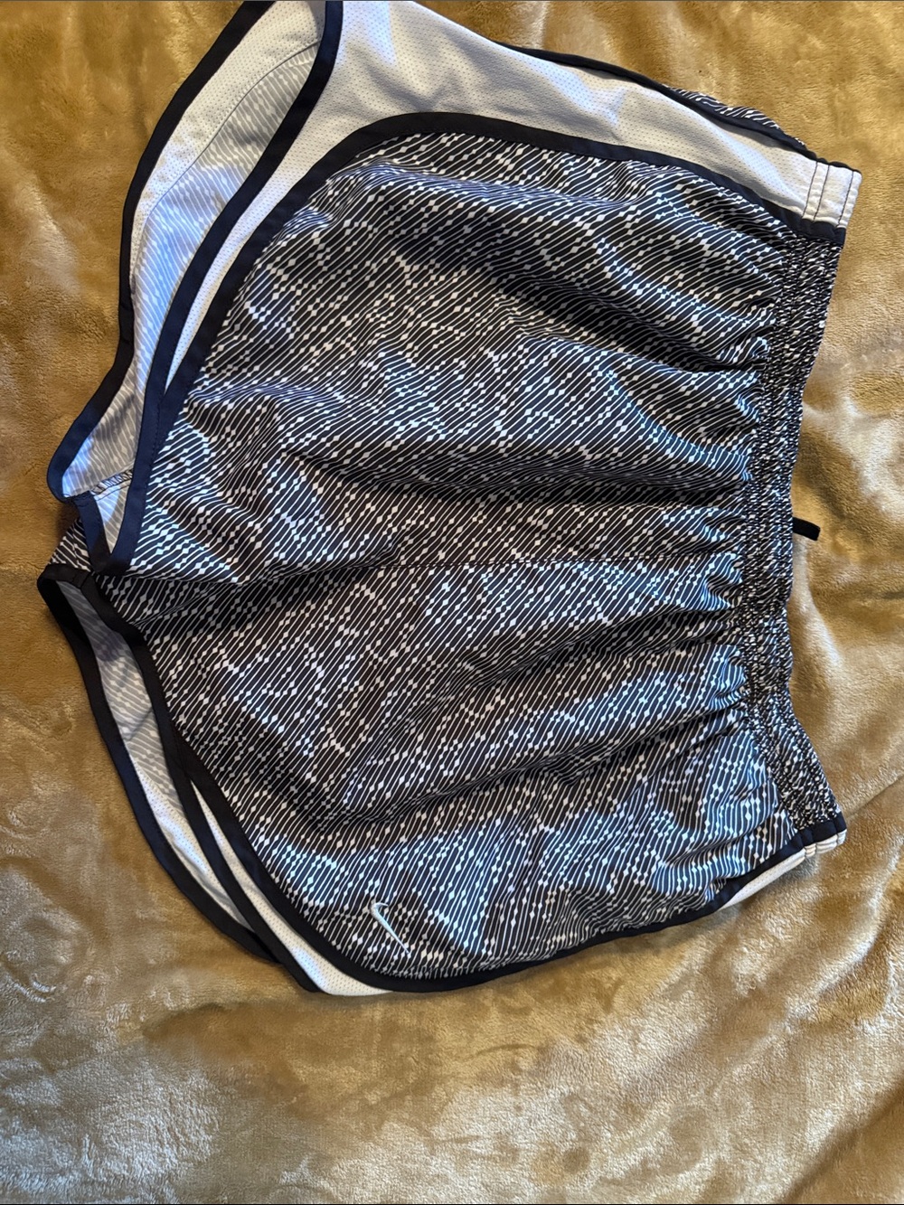 2 Pair of Women’s Nike Shorts XL - Picture 5 of 8